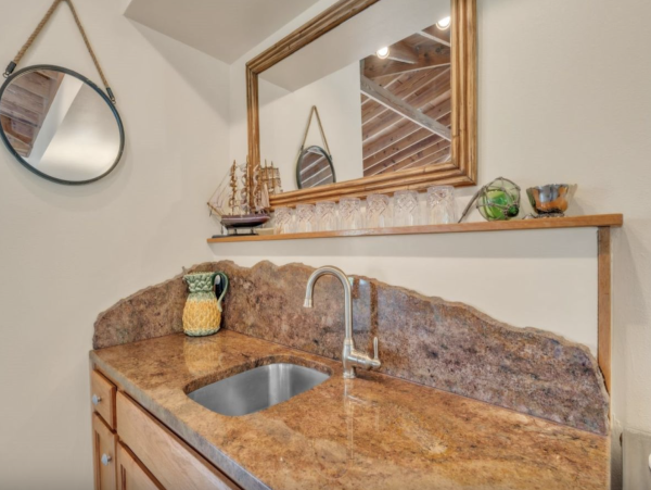 Great Value Two Bedroom Vacation Home with Pool and Spa